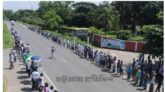 ১০ দফা দাবিতে সীতাকুণ্ডে পাটকল শ্রমিকদের বিক্ষোভ