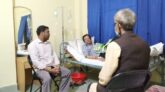 উপজেলা চেয়ারম্যান রনধীর কুমার দেবকে দেখতে গেলেন ওয়ার্কার্স পার্টির সৈয়দ অামিরুজ্জামান ও দেওয়ান মাসুক