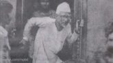 ট্রেনের তৃতীয় শ্রেণির কামড়া থেকে নামছেন তেভাগা আন্দোলনের অন্যতম নেতা হাজী মোহাম্মদ দানেশ