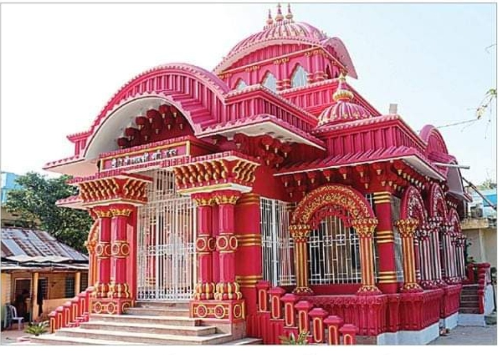 দৃষ্টিনন্দন স্থাপত্যে শ্রীমঙ্গলেশ্বরী কালি মন্দির