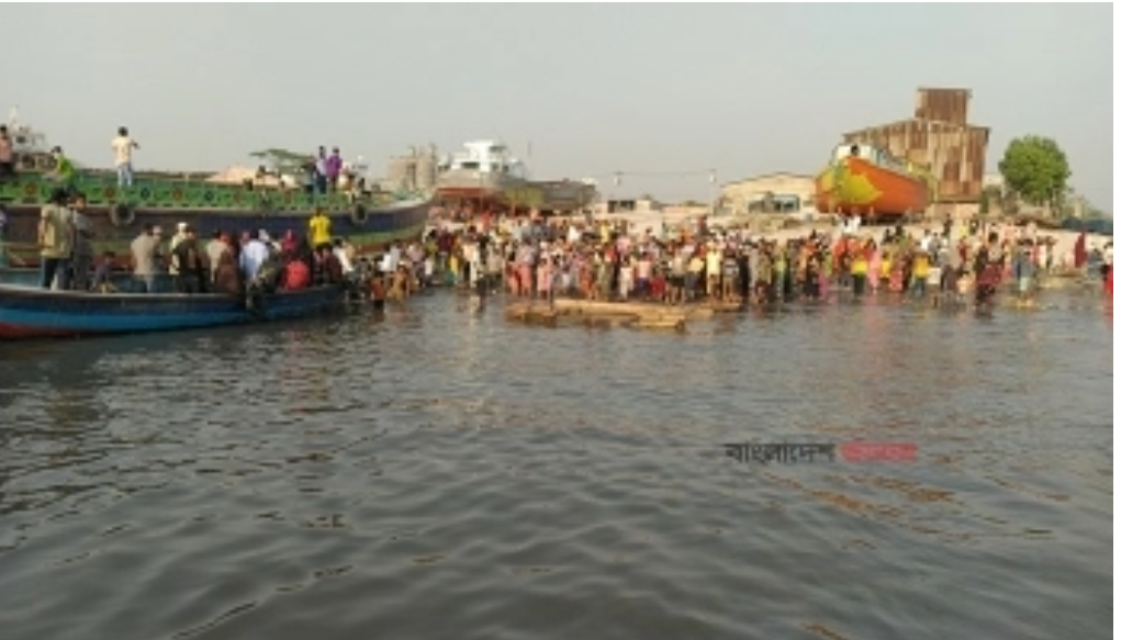 শীতলক্ষ্যা নদীতে লঞ্চডুবি: শিশু ও নারীসহ ৫ জনের লাশ উদ্ধার
