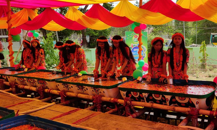 শেষ হচ্ছে মারমাদের ঐতিহ্যবাহী বৈসাবী উৎসব