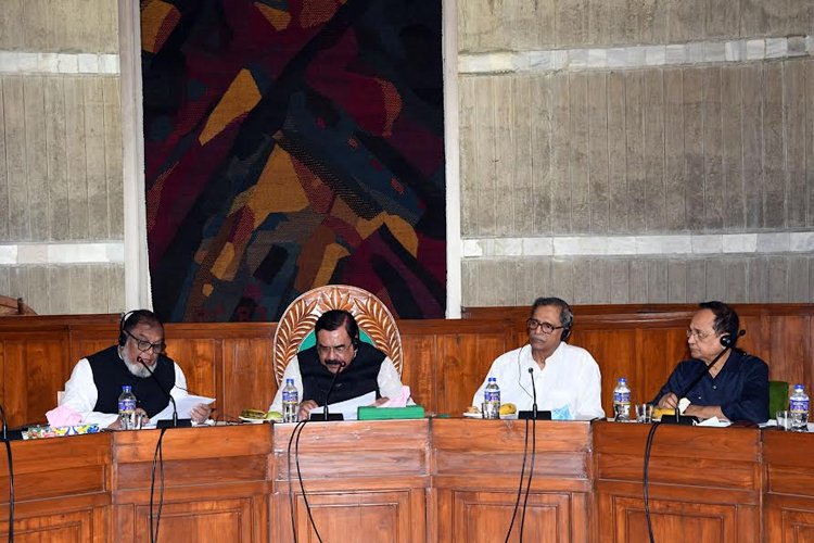 বিশেষায়িত ২২টি হাসপাতালসহ সরকারী হাসপাতালে বীর মুক্তিযোদ্ধাদের বিনামূল্যে চিকিৎসা সুবিধা দেয়ার সুপারিশ