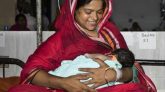 শিশুকে মায়ের বুকের দুধ খাওয়ানো বিষয়ে ১৪টি ভুল ধারণার অবসান