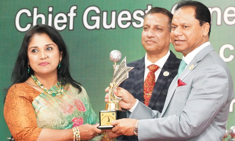সাভারে এমজিএইচ মোনসোন কাপ গলফ টুর্নামেন্টের সমাপনী অনুষ্ঠানে সেনাবাহিনী প্রধান