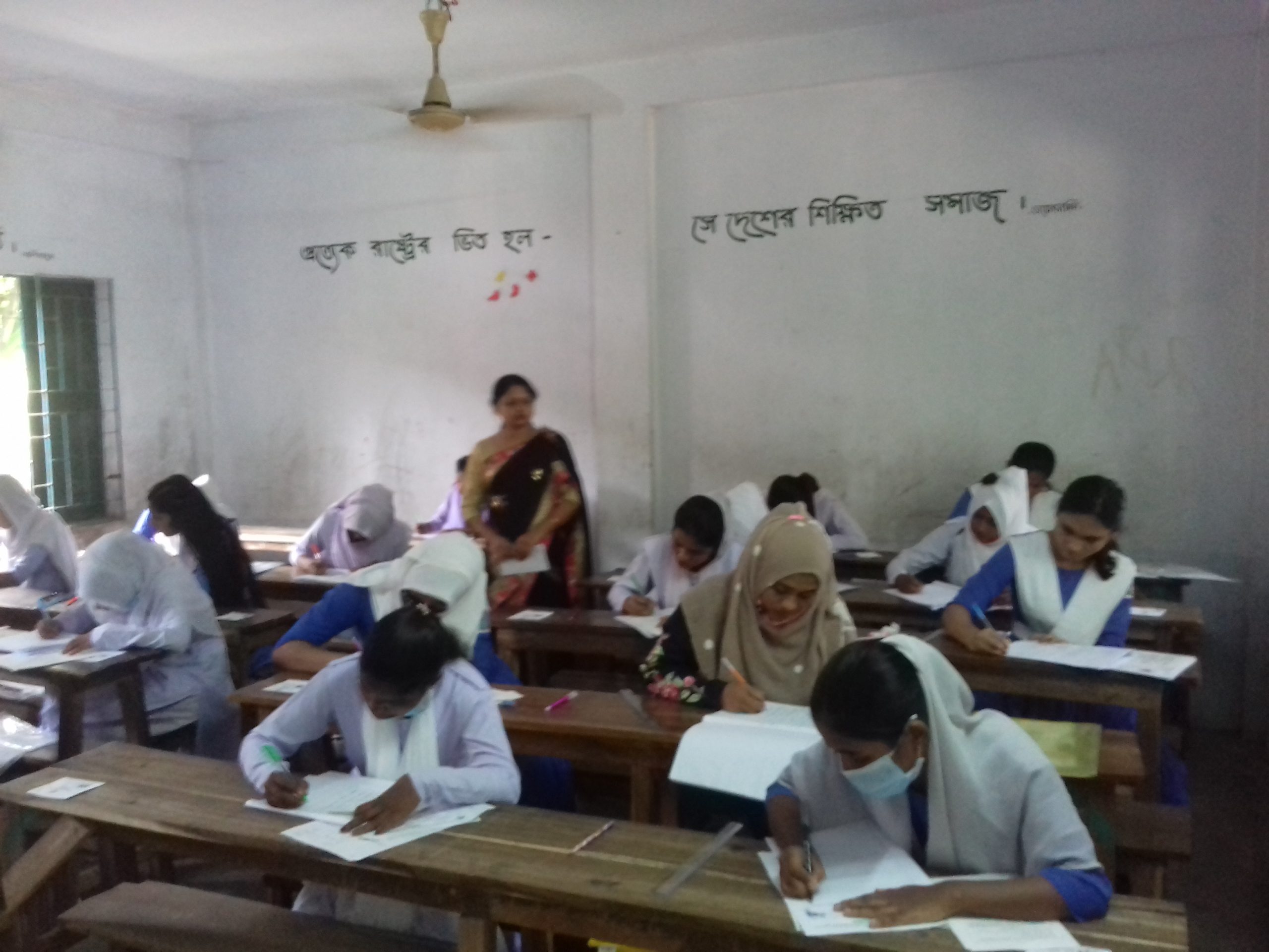 সারাদেশে এসএসসি ও সমমান পরীক্ষা শুরু