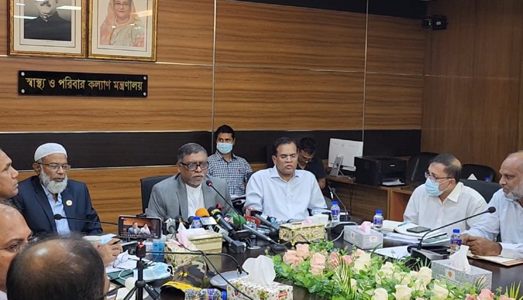 প্রেসক্রিপশন ছাড়া এন্টিবায়োটিক বিক্রি করলে ফার্মেসির লাইসেন্স বাতিল : স্বাস্থ্যমন্ত্রী
