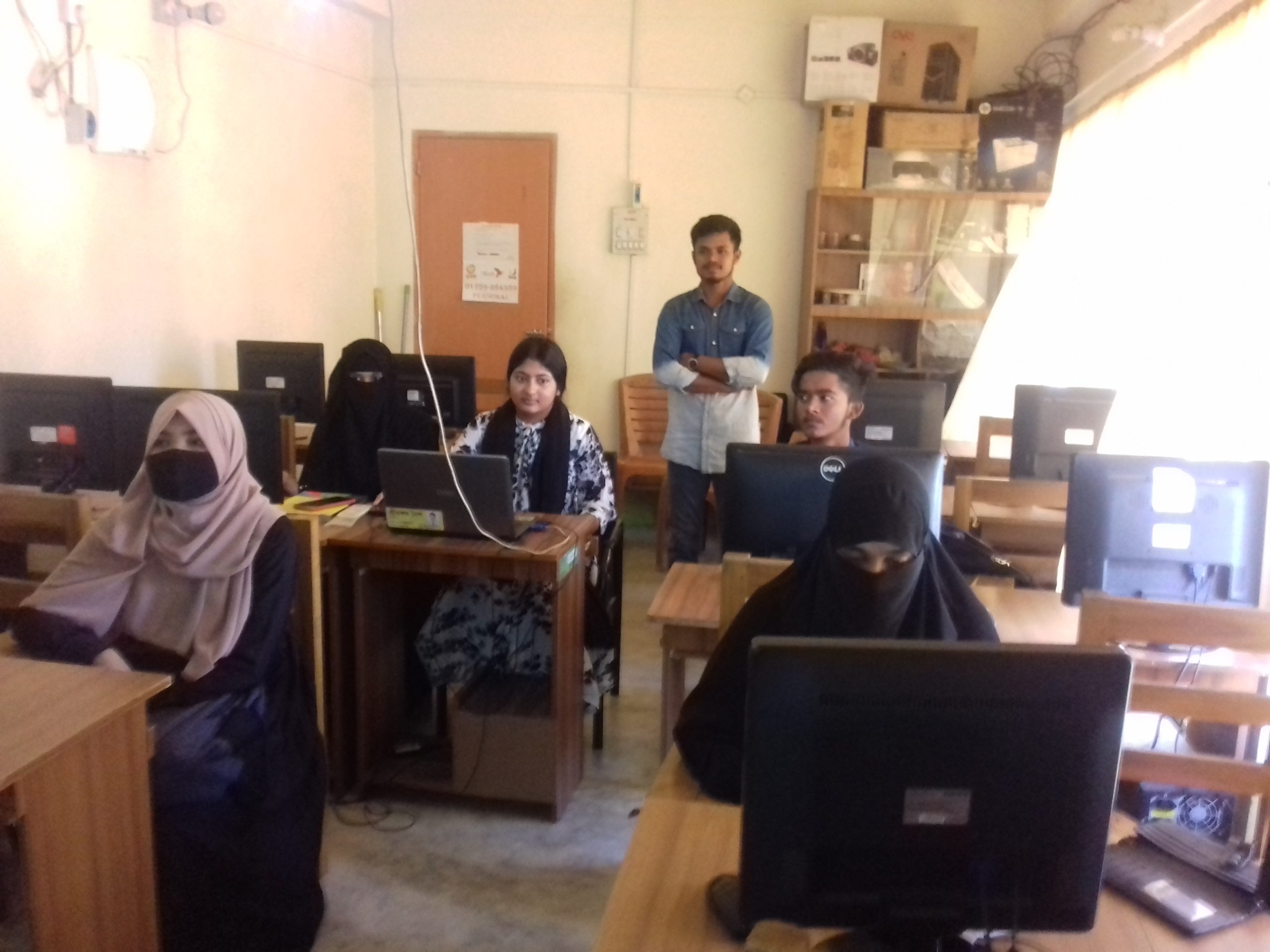 আইটেকে কম্পিউটার প্রশিক্ষণ কোর্সের নতুন ব্যাচের ক্লাস শুরু