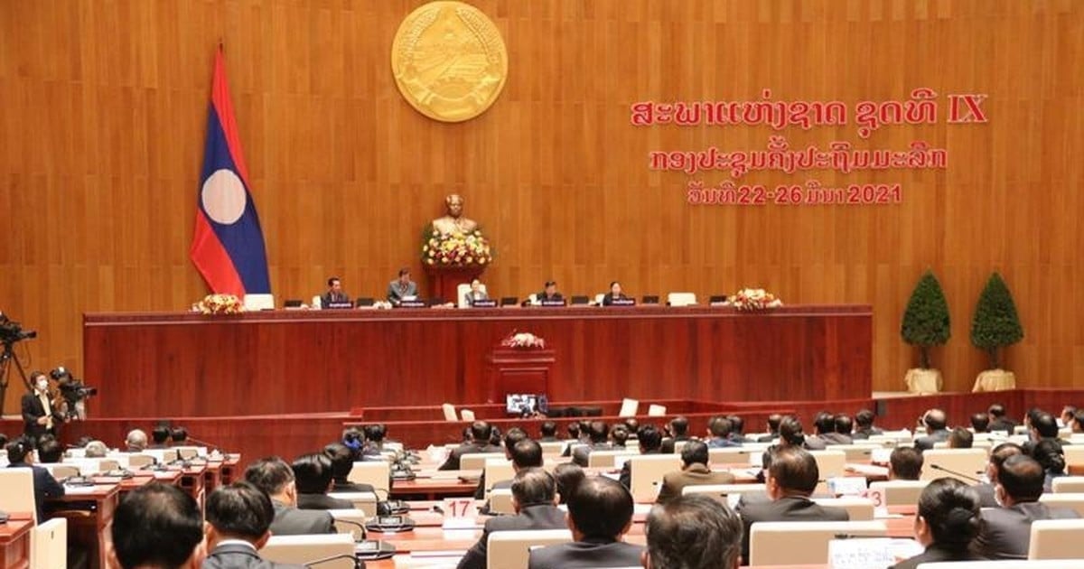 লাওসের পার্লামেন্টে নতুন প্রধানমন্ত্রী কমরেড সোনেক্সে সিফানডোন