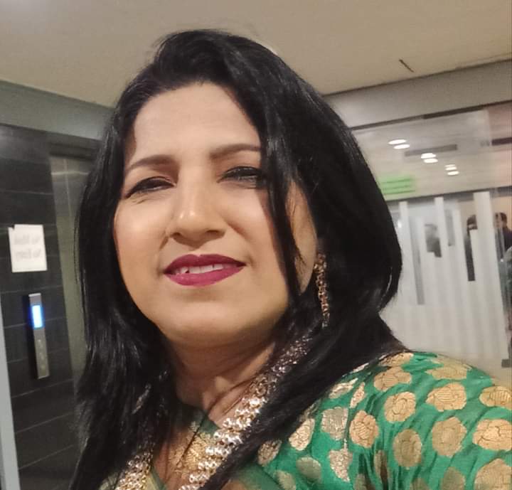 বুকের ভেতর শব্দরা মোচড় দেয়