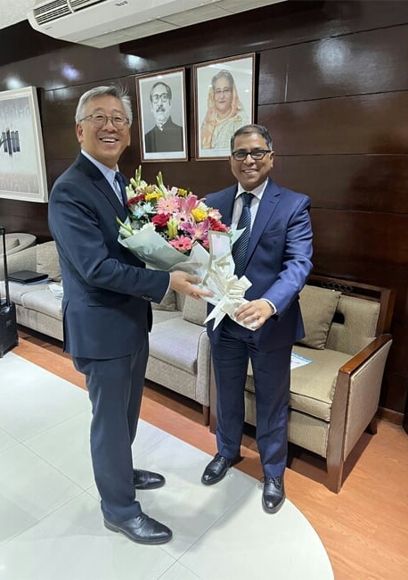 ঢাকায় পৌঁছেছেন মার্কিন সহকারী পররাষ্ট্রমন্ত্রী ডোনাল্ড লু