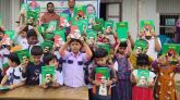 দুই শতাধিক শিশু শিক্ষার্থীর মাঝে বঙ্গবন্ধু সম্পর্কিত বই বিতরণ