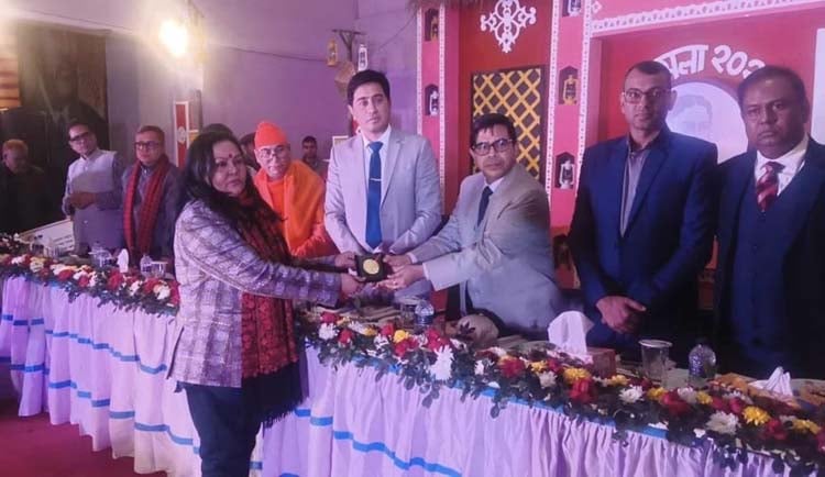 মাইকেল মধুসূদন দত্ত পদক পেলেন কবি সুহিতা সুলতানা