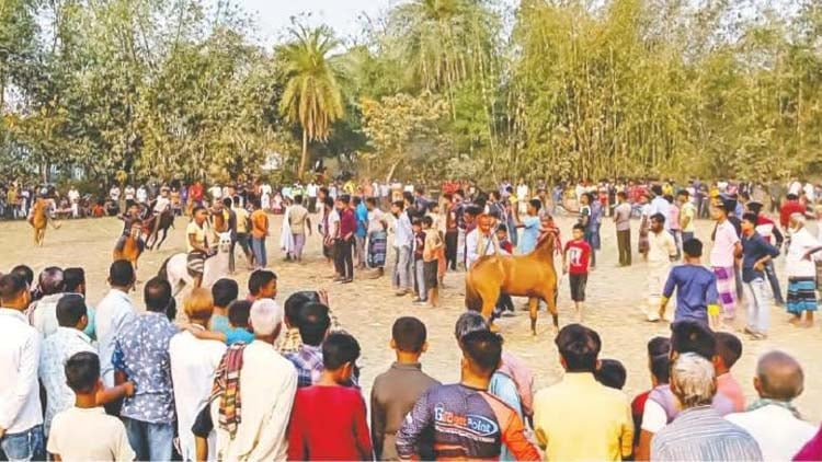 দোলযাত্রা মেলা দর্শনার্থীদের পদভারে মুখোরিত