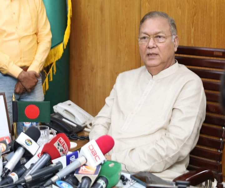 মজুতদার ও সিন্ডিকেটের বিরুদ্ধে সরকার কঠোর অবস্থানে রয়েছে: কৃষিমন্ত্রী