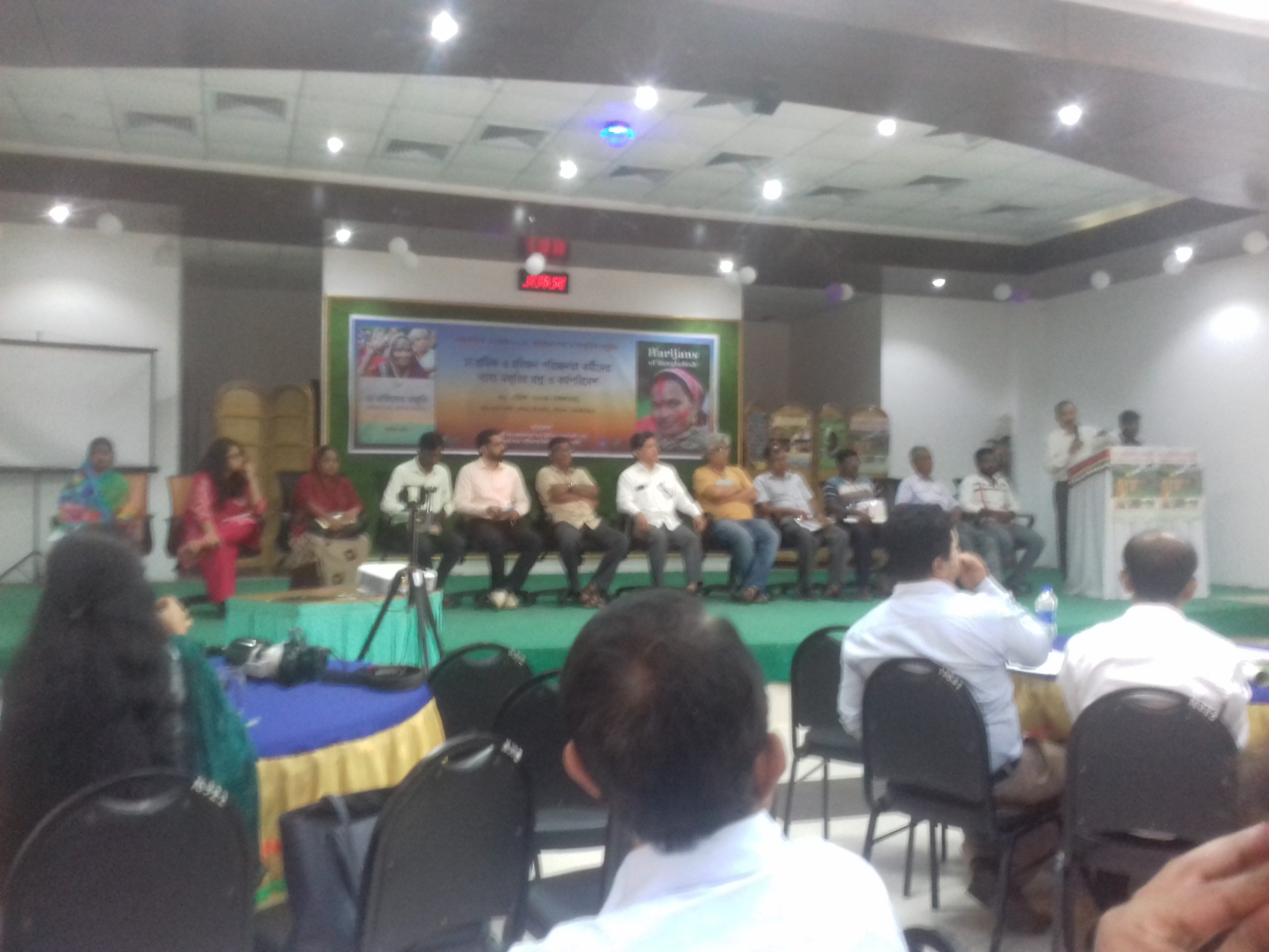 প্রান্তিক মানুষের সমস্যা সুনির্দিষ্ট করা ও সমাধানের দিকে আগানো জরুরি: ড. হোসেন জিল্লুর রহমান