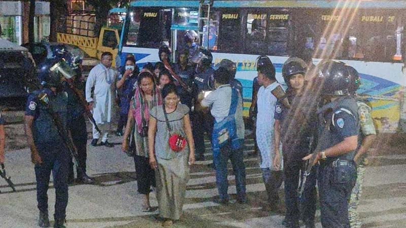 কেএনএফ সদস্য সন্দেহে ১৮ নারীসহ আটক ৪৯