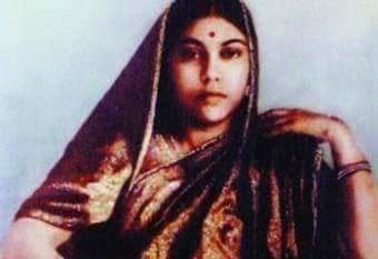 নজরুলের স্ত্রী প্রমীলা দেবী: দু:খ-দুর্দশা আর সংগ্রামের মাঝে কবির পাশে প্রেরণাদায়িনী এক মহিয়সী নারী