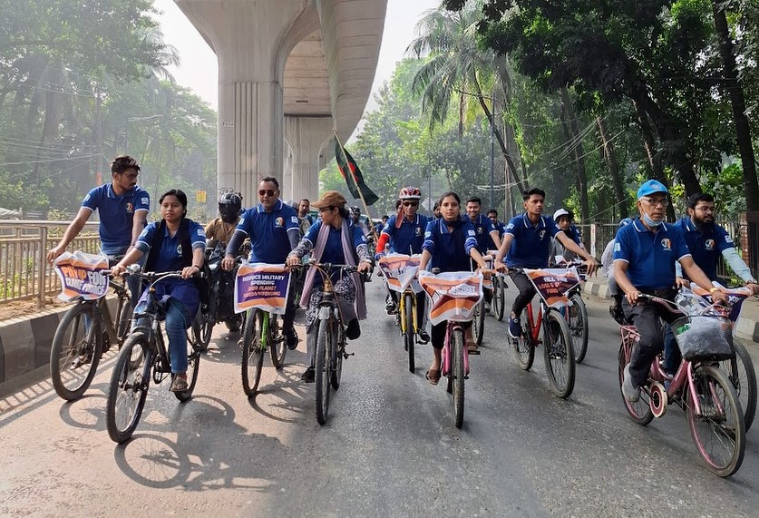 জলবায়ু ন্যায্যতার দাবীতে রাজধানীসহ উপকূলীয় ৭ জেলার ১০ স্থানে সমাবেশ ও সাইকেল র‌্যালি