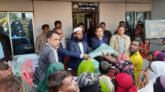 শ্রীমঙ্গলে শীতার্ত মানুষের মাঝে পৌরসভার শীতবস্ত্র বিতরণ