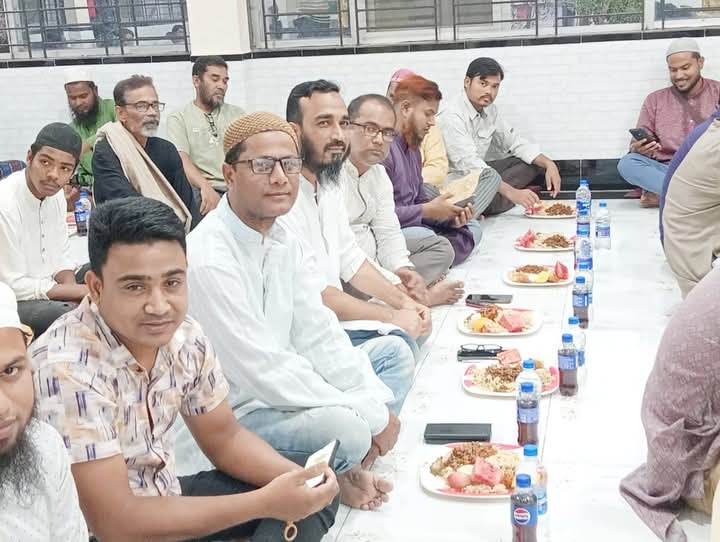 সাংবাদিকদের সম্মানে হাজী সেলিম ফাউন্ডেশনের মতবিনিময় ও ইফতার মাহফিল