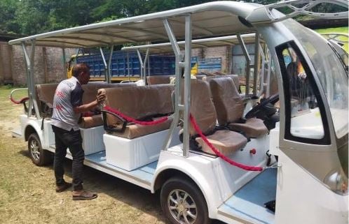 চট্টগ্রাম বিশ্ববিদ্যালয় ক্যাম্পাসে পরীক্ষামূলকভাবে ই-কার সেবা চালু