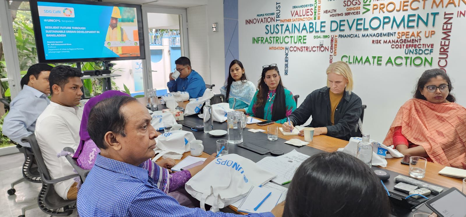 শহর উন্নয়নের জটিল চ্যালেঞ্জের মুখোমুখি বাংলাদেশ