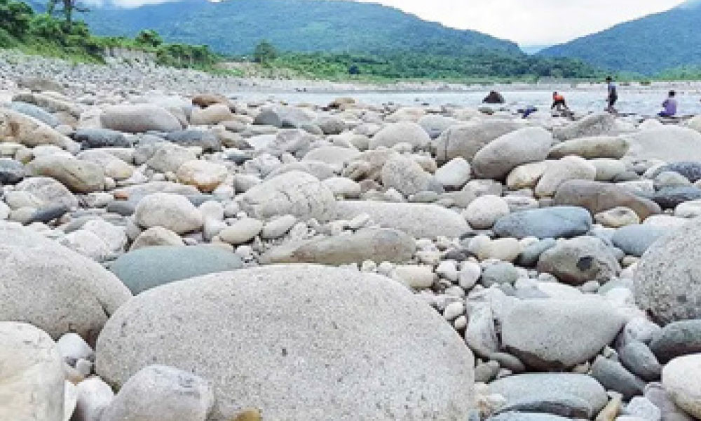 সিলেটে পাথর লুটে ৫২ ব্যক্তি ও সংস্থা, এনসিপি ও জামাত জড়িত