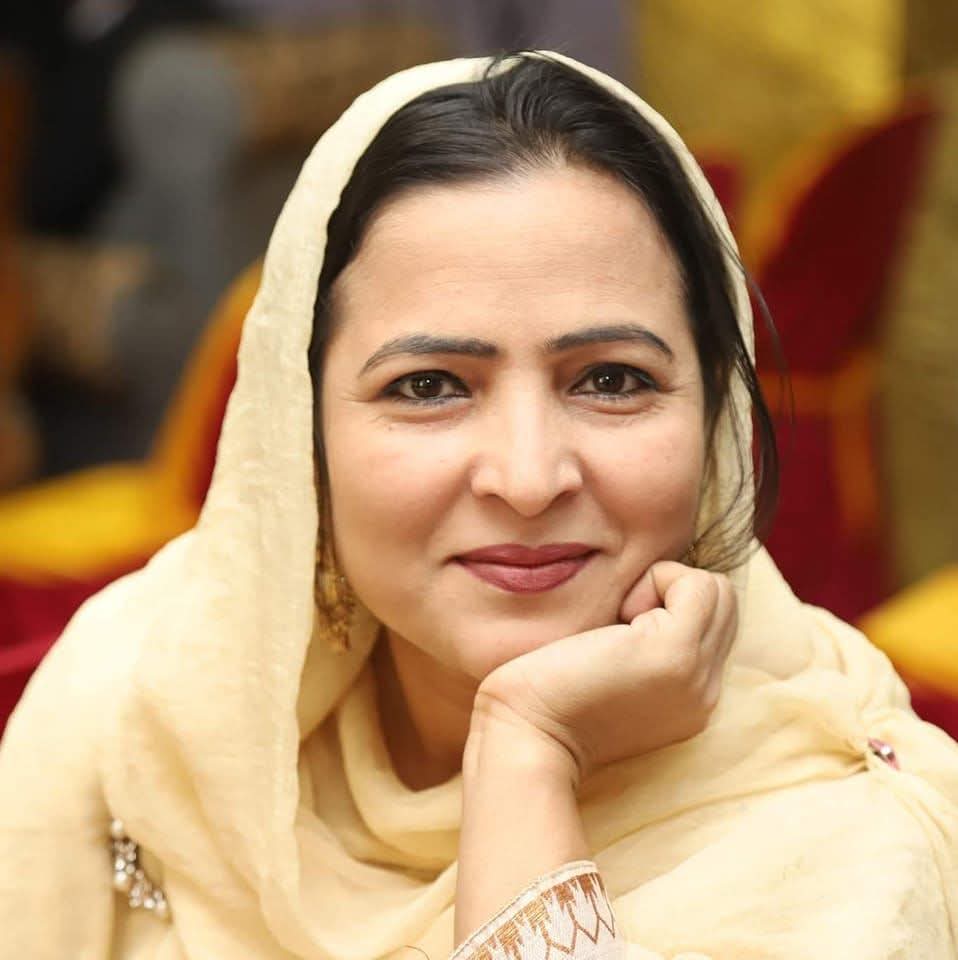 শুধুমাত্র অর্থ নয়-সঠিক জ্ঞান সঞ্চয় করা জরুরি