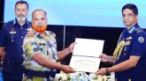 শ্রেষ্ঠ বিমানসেনা-এমওডিসিদের (এয়ার) ট্রফি ও সনদ বিতরণ