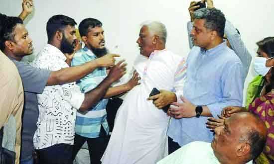 মঞ্চ ৭১ অনুষ্ঠানে মব ভায়োলেন্সের শিকার মুক্তিযোদ্ধারা: লতিফ সিদ্দিকীসহ ১৪ জন গ্রেপ্তার