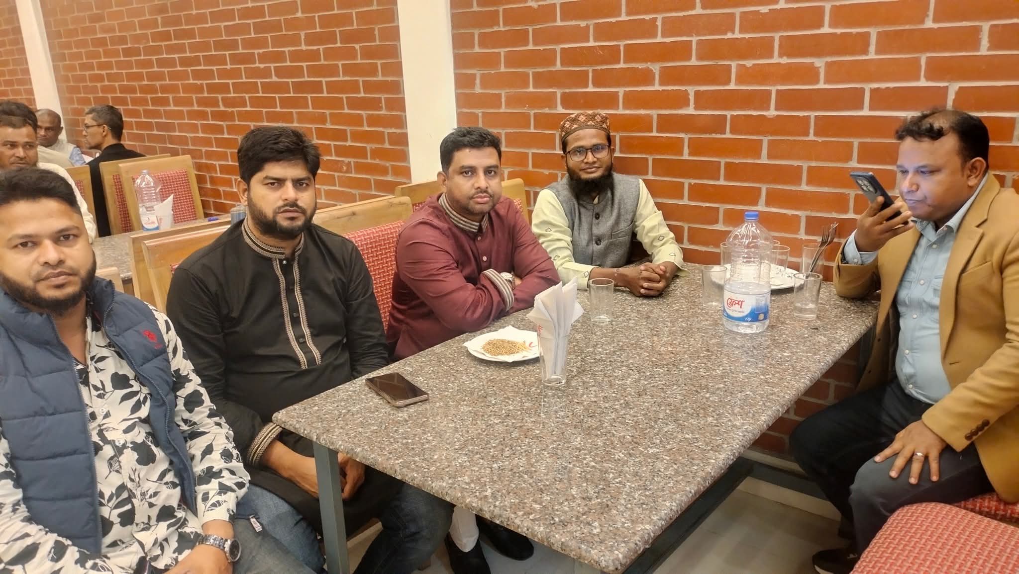 শ্রীমঙ্গলে আকস্মিক ভ্রমণে দৈনিক খোলা কাগজের নির্বাহী সম্পাদক ও বার্তা সম্পাদক