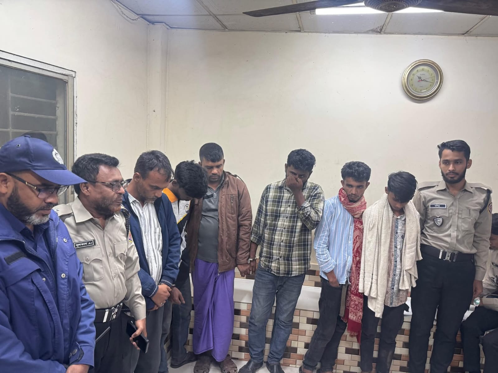 লক্ষ্মীপুরে মাদকবিরোধী অভিযান: গাঁজা–ইয়াবা সেবন ও সংরক্ষণে ৫ জনের কারাদণ্ড, জরিমানা আদায়