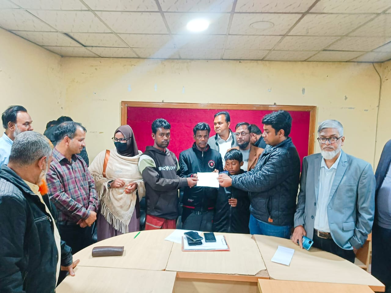 শ্রীমঙ্গলে রুশনি কারখানায় নিহত নারী শ্রমিক মর্জিনার পরিবারকে ১২ লাখ টাকার ক্ষতিপূরণ