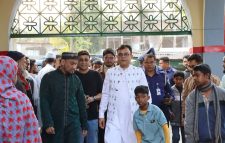 ওরস উপলক্ষে হযরত শাহ মোস্তফা (রহ.)-এর মাজার পরিদর্শনে এসপি