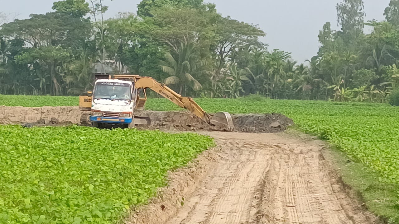 সুনির্দিষ্ট অভিযোগ থাকার পরেও প্রশাসন নিরব: এটি কি প্রশাসনিক দুর্বলতা, নাকি দেখেও না দেখার নাটক?
