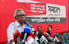 যুক্তরাষ্ট্রের সঙ্গে বাণিজ্যচুক্তি স্বাক্ষরকারী অন্তর্বর্তী সরকারের বিচার চান আনু মুহাম্মদ