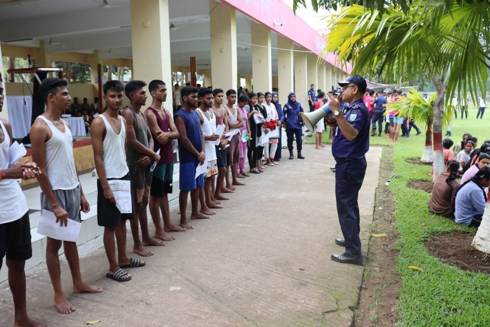 মৌলভীবাজারে টিআরসি পদে নিয়োগ: ২য় দিনের কার্যক্রম সম্পন্ন, ড্র্যাগিং ও রোপ ক্লাইম্বিং পরীক্ষা কাল