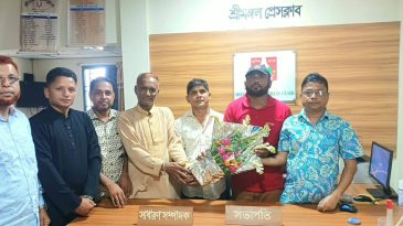 শ্রীমঙ্গল প্রেসক্লাবের অন্তর্বর্তীকালীন কমিটিকে প্রাথমিক শিক্ষক নেতৃবৃন্দের ফুলেল শুভেচ্ছা