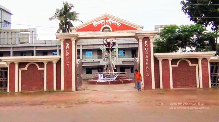শ্রীমঙ্গল পৌরসভায় আইনজীবীর সঙ্গে অসৌজন্যমূলক আচরণের অভিযোগ