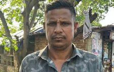 ৮০ হাজার টাকা দিয়েও মেয়েকে ছাড়াতে পারছেন না বাবা