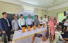 শ্রীমঙ্গলে আইএফআইসি ব্যাংকের প্রকাশ্যে কৃষি ঋণ বিতরণ
