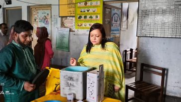 বৃষ্টি উপেক্ষা করে শ্রীমঙ্গলের হুগলিয়া উপ স্বাস্থ্য কেন্দ্রে মেডিক্যাল ক্যাম্প