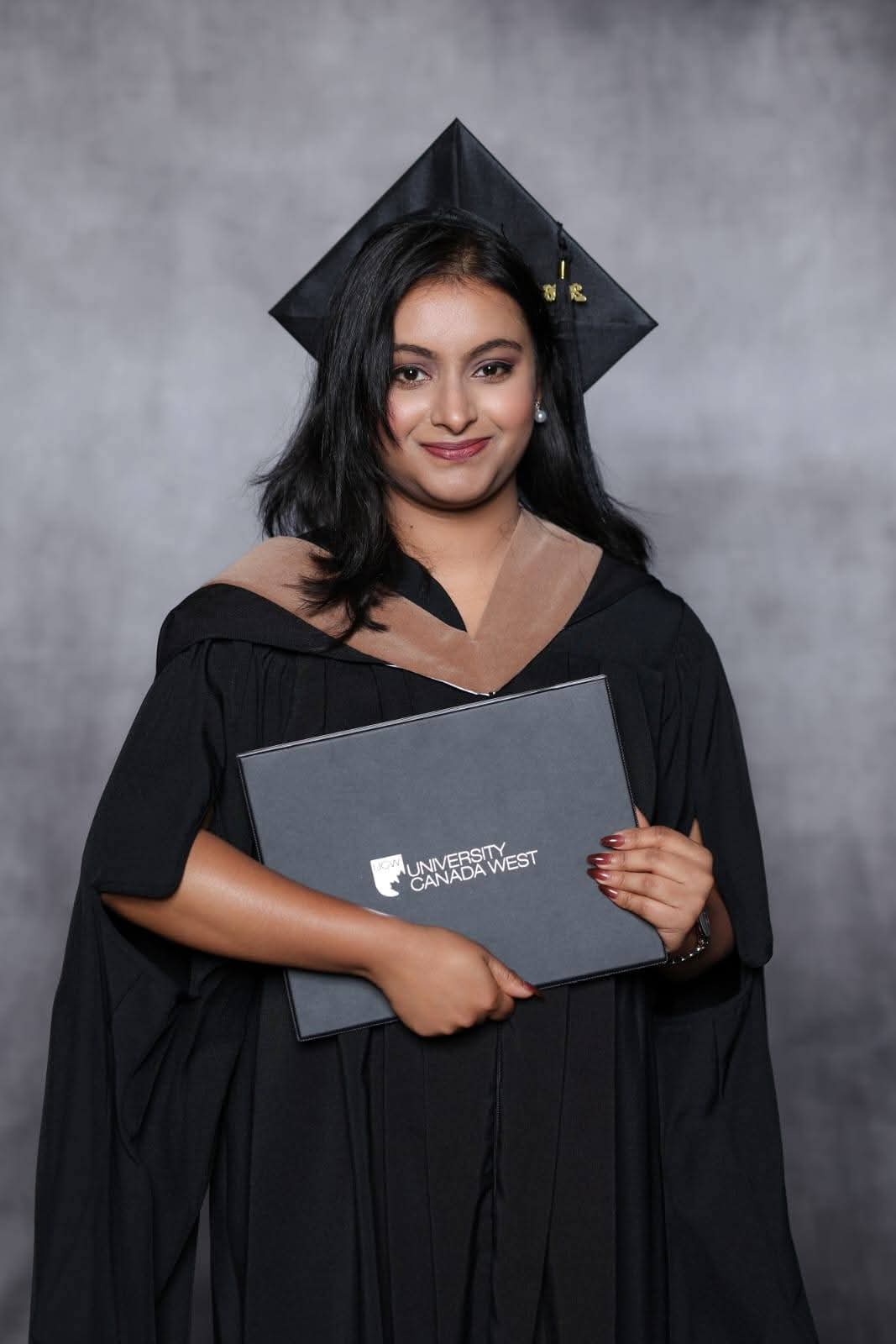 কানাডা ওয়েস্ট ইউনিভার্সিটি থেকে এমবিএ সম্পন্ন করলেন সুতপা চৌধুরী