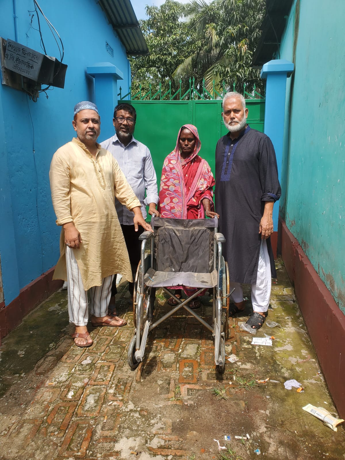 শ্রীমঙ্গলে প্রতিবন্ধী ছেলের জন্য হুইলচেয়ার পেল অসহায় পরিবার
