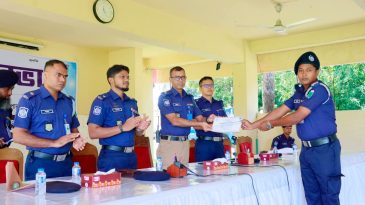 মৌলভীবাজারে পুলিশের মাসিক সভায় শ্রীমঙ্গল থানার এএসআই আবু হানিফসহ শ্রেষ্ঠ কর্মকর্তারা পুরস্কৃত
