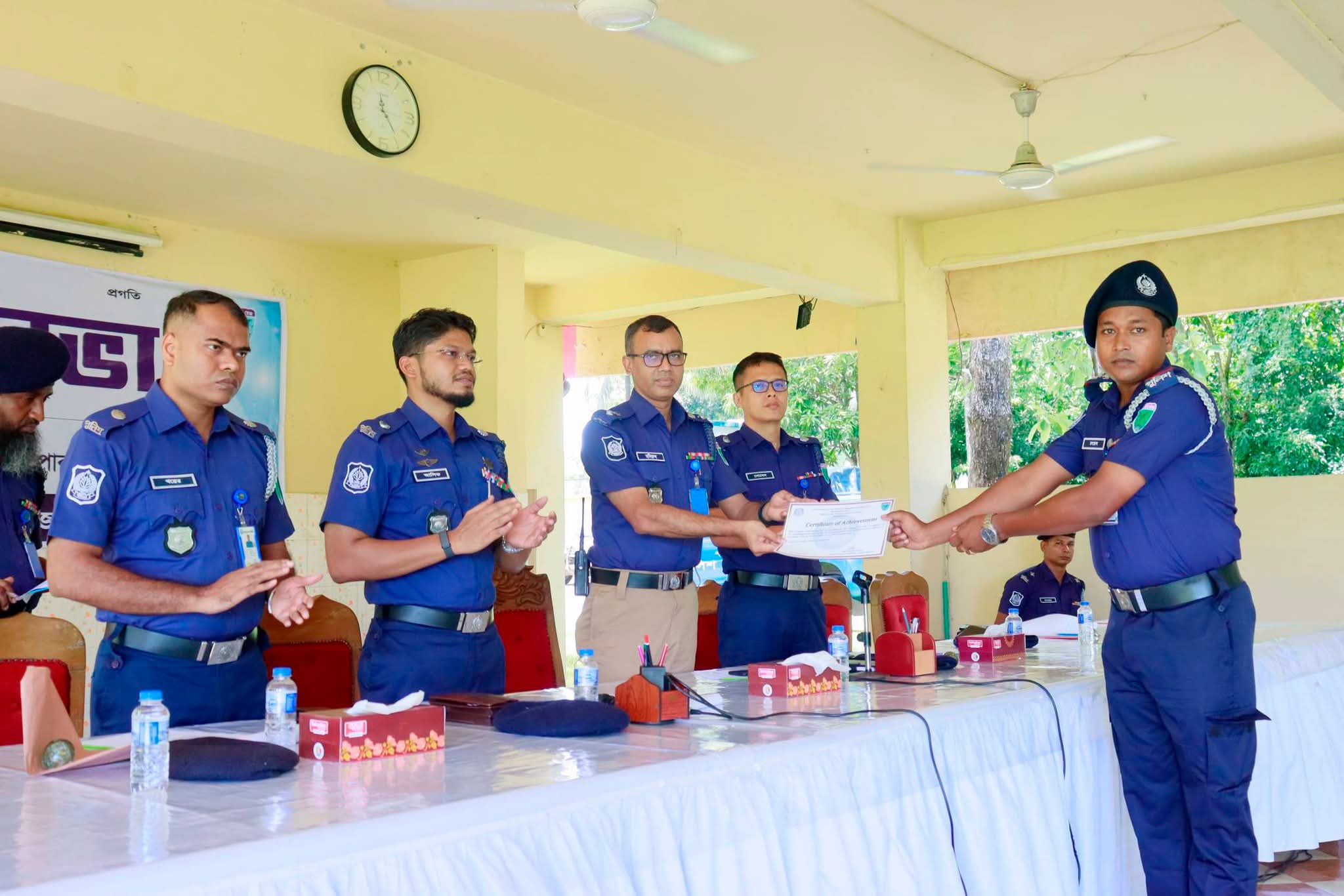 মৌলভীবাজারে পুলিশের মাসিক সভায় শ্রীমঙ্গল থানার এএসআই আবু হানিফসহ শ্রেষ্ঠ কর্মকর্তারা পুরস্কৃত