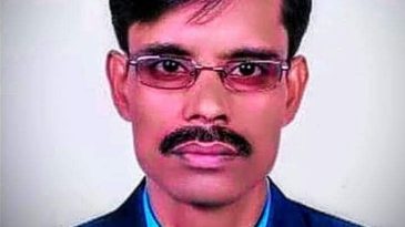 এক দুর্ম্মদ প্রেম