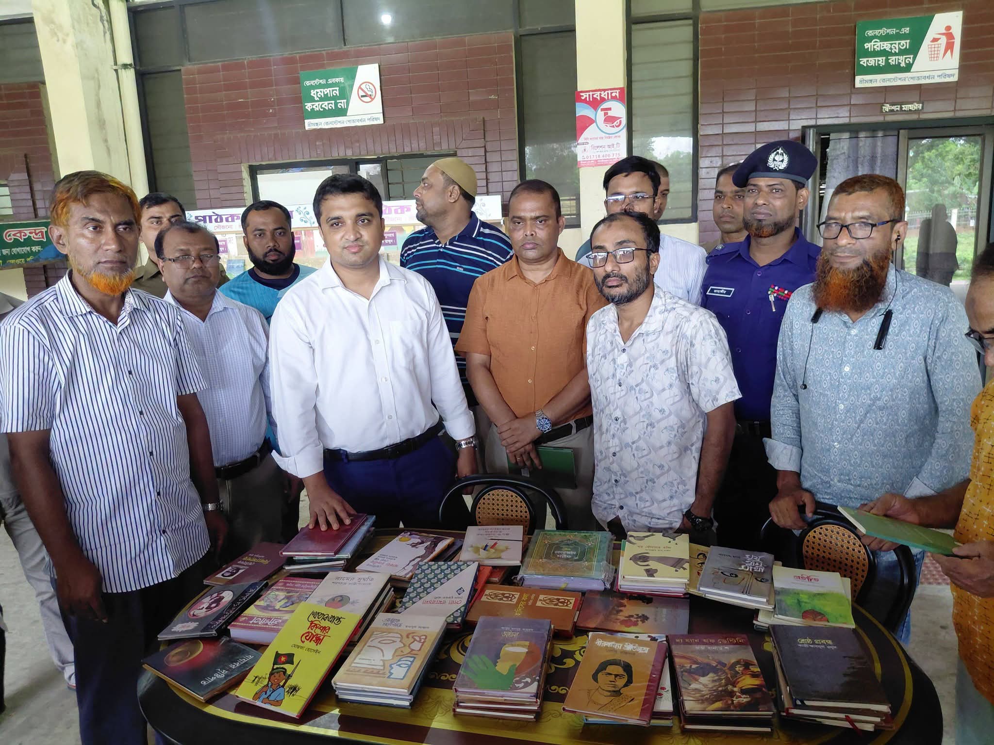 শ্রীমঙ্গল রেলস্টেশন লাইব্রেরি ‘পাঠক কর্ণার’: নতুন করে ৫৩ বই