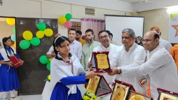 লক্ষ্মীপুর বালিকা বিদ্যানিকেতনের কৃতি শিক্ষার্থীদের সংবর্ধনা